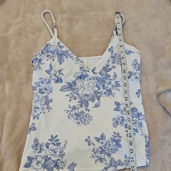 Laura Ashley Blue Floral Top Size L - Picture 8 of 8